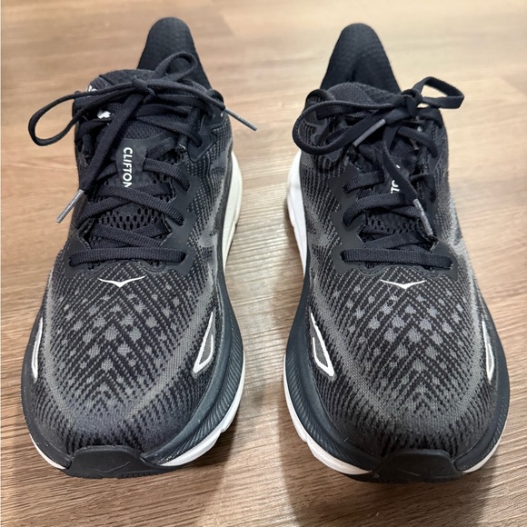 Hoka clifton 9 Men's Black and White Athletic Shoes - Picture 2 of 10